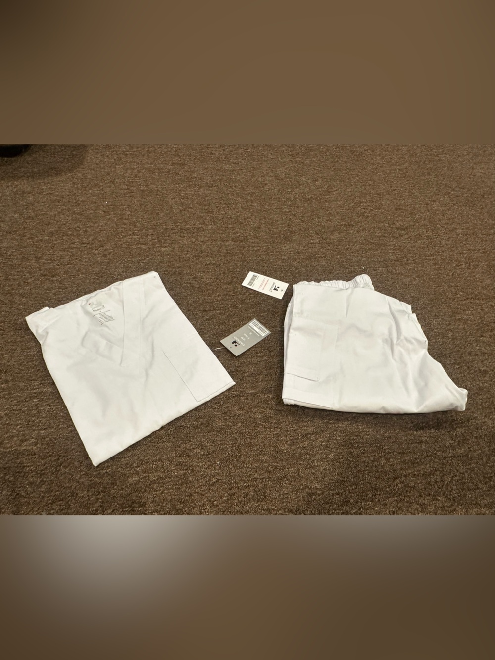 NWT DAGACCI Medical Uniform 2 pc set S White Scrub Shirt bottoms pants